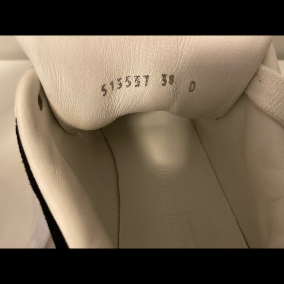 Alexander McQueen oversized laceup runner sneakers - Picture 8 of 13